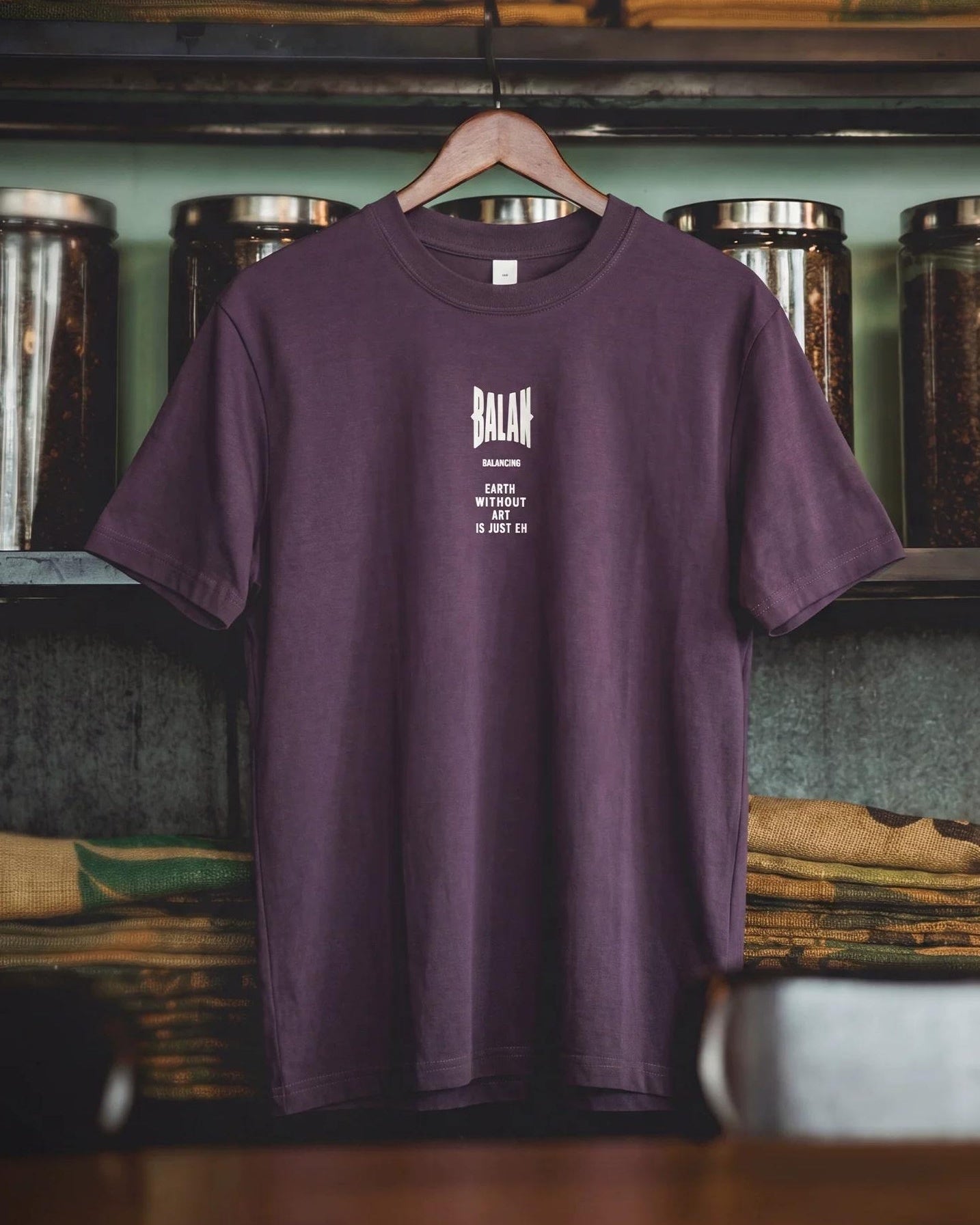 セントチャールズ センタータイポグラフィTシャツ 2666