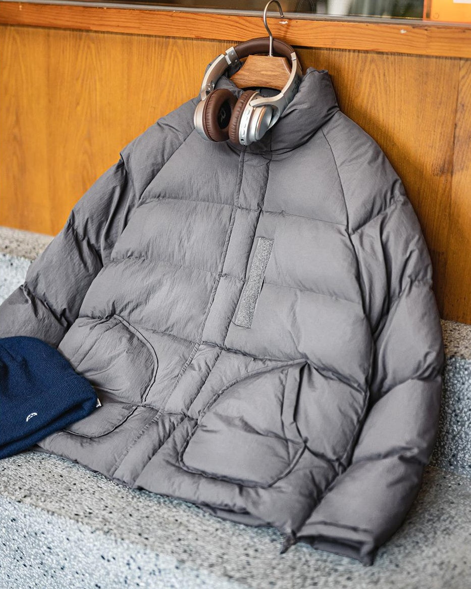 カーボンデール 切替ラグランハイネックダウンジャケット 2413