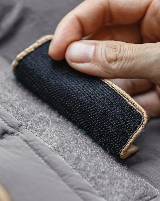 カーボンデール 切替ラグランハイネックダウンジャケット 2413