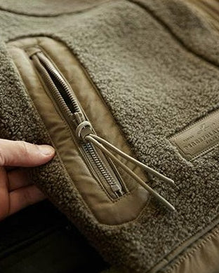 イサカ  スタンドカラーボリュームフリースジャケット 2299