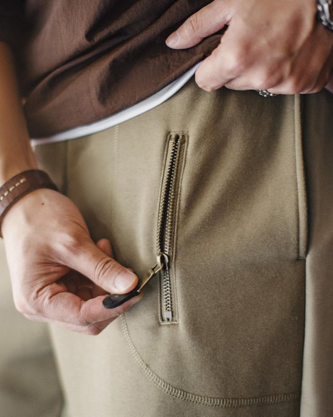 ビアトリス バイカラー切替ジョガーパンツ 2459